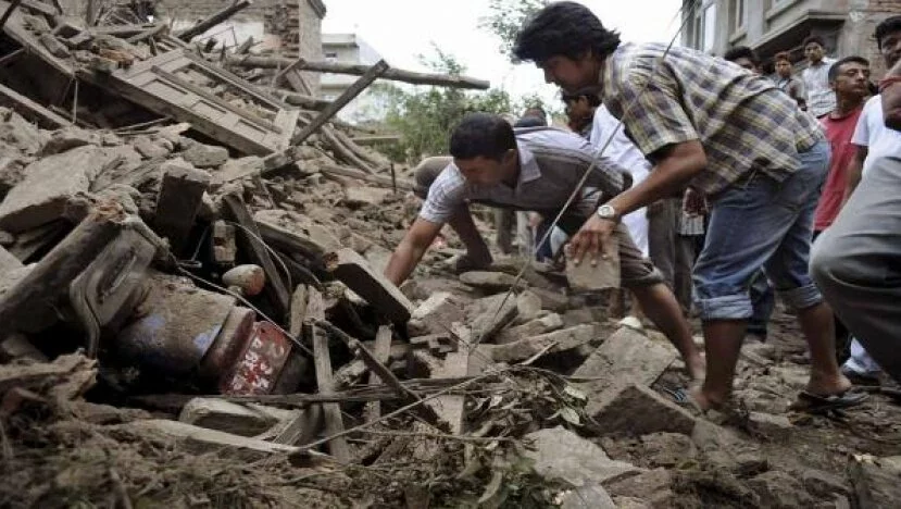 2 fresh tremors trigger panic in Nepal, death toll nears 8,000