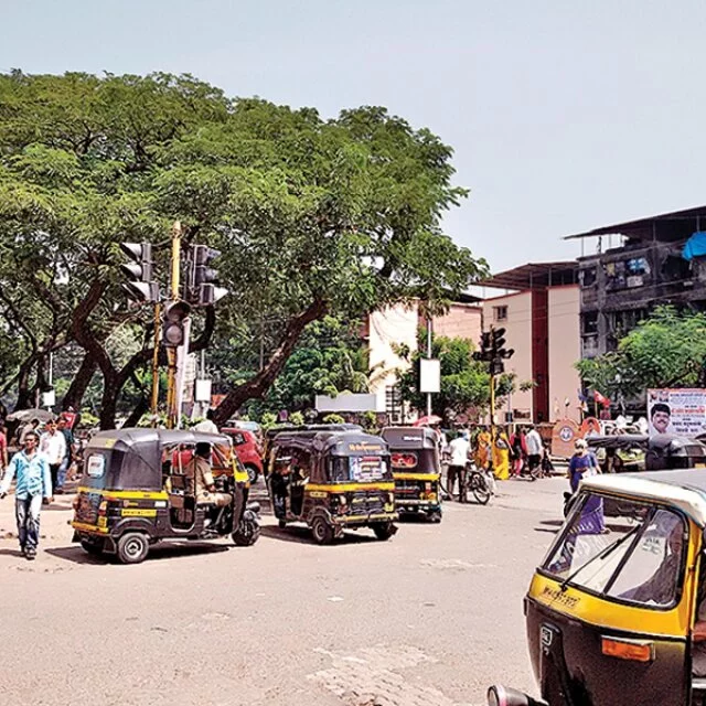 Rickshaw vs e-rickshaw fight gets intense