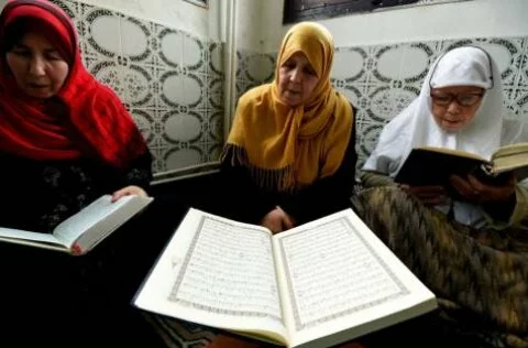 Female ‘imams’ battle Islamist radicalisation