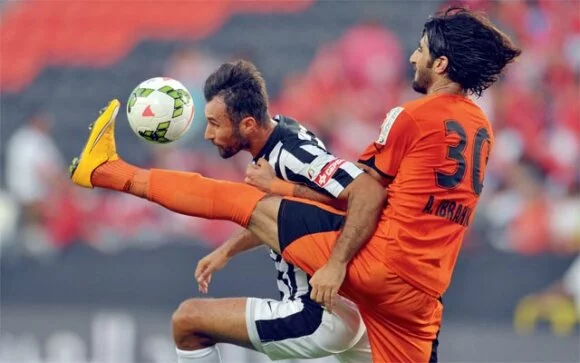 Mirko Vucinic fires Jazira to win