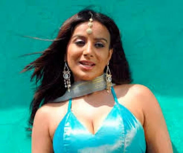 Case against Pooja Gandhi for rash driving