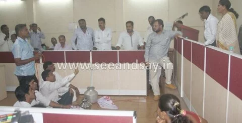 BJP protests for water: Opposition and Ruling party members come to blows in Karkala Purasabhe