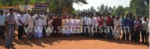 Rasta roko protest at Kumbhashi: demand for devider and bus stop