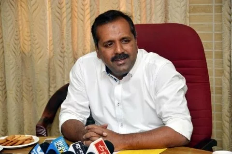 Sadananda Gowda should not politicise security issues: Khader