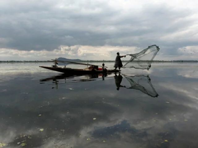 India releases 30 Sri Lankan fishermen