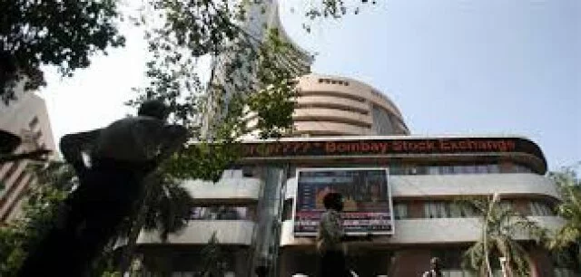 Sensex jumps,bank shares up