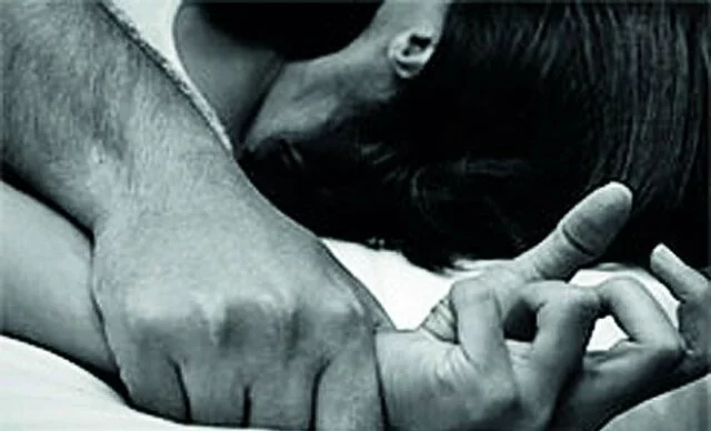 6 persons including 3 policemen held for ‘raping’ model