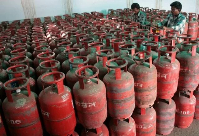 LPG consumers to get cash subsidy in bank accounts from January 1