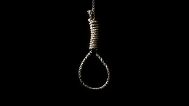 Mother kills daughter, hangs herself