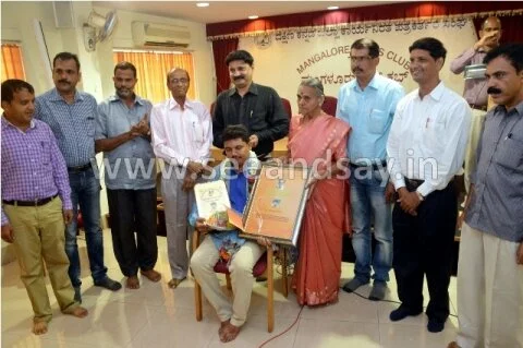 Vijayakanataka Reporter gets Padyana Gopalkrishna Award