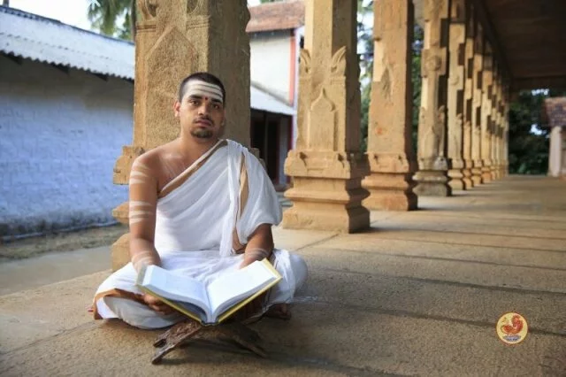 Kuppa Venkateswara Prasada Sharma named as his successor by Sringeri mutt seer