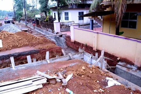 Badiyadka people turning furious: Crawling drainage construction work