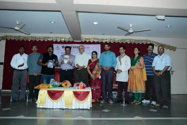 `Nagara Bayarike’ and `Taregala Thotadalli’ books released