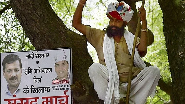 Delhi police submits report on farmer’s suicide