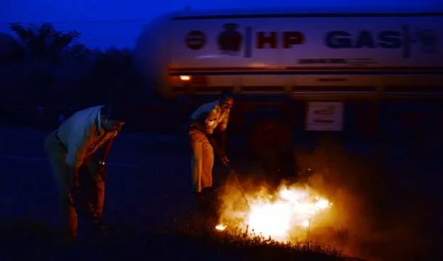 Strike rumour: Mob burns tyre, pelted stones at KSRTC bus near Adyarkatte