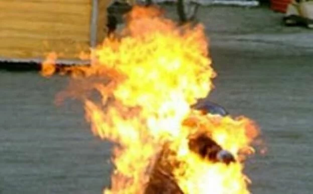Woman set ablaze for flouting voting 'fatwa'