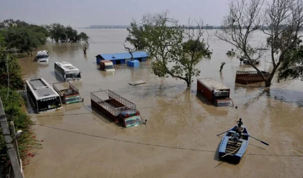 Indonesia floods displace over 34,000 people