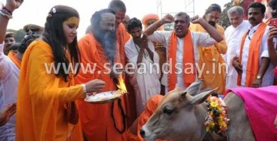 Lets join hands to prevent cow slaughtering, love jihad: Sadhvi Balika Saraswati